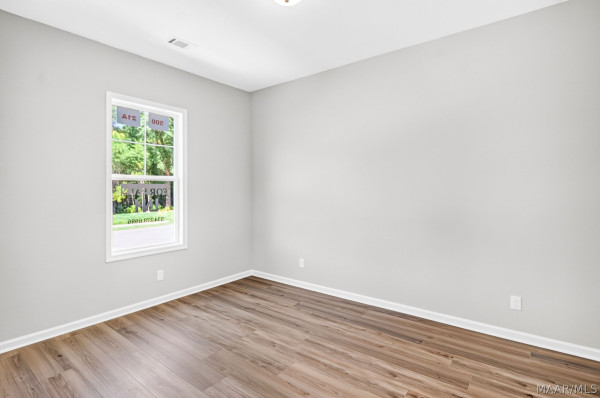 500 Meadowbrook Glen