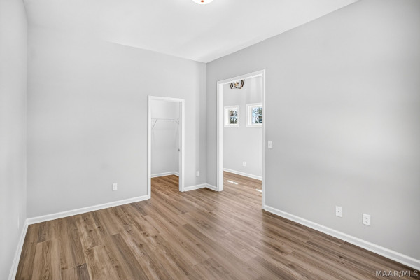 500 Meadowbrook Glen