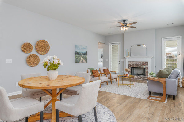 500 Meadowbrook Glen