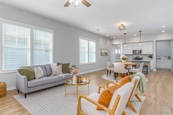 500 Meadowbrook Glen