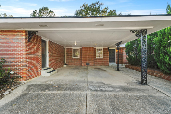 522 E Moye Drive