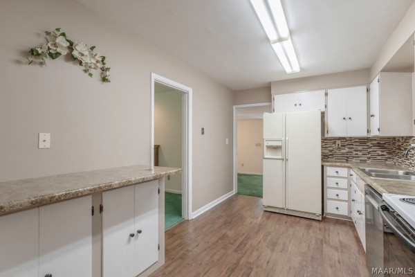 3774 WILLOW LANE Drive