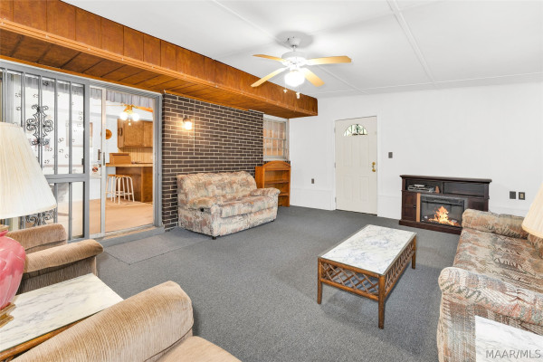 206 E Riding Road