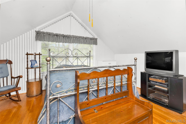 206 E Riding Road