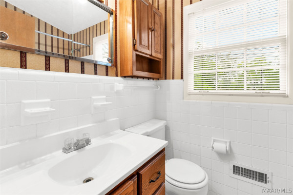 206 E Riding Road