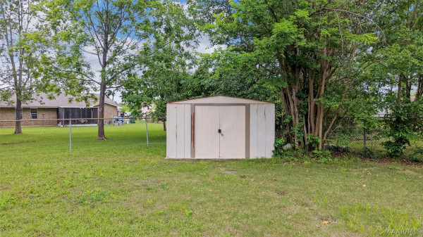 206 E Riding Road