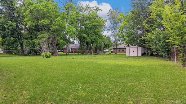 206 E Riding Road