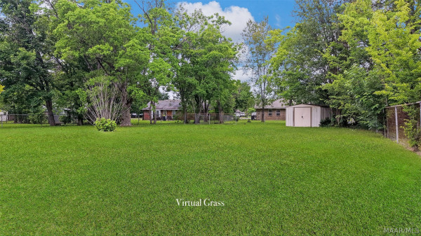 206 E Riding Road
