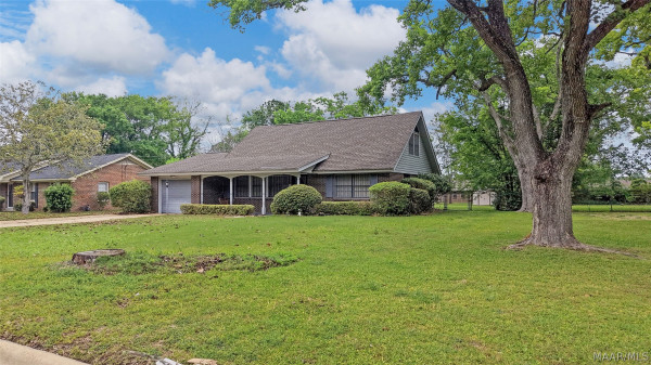 206 E Riding Road
