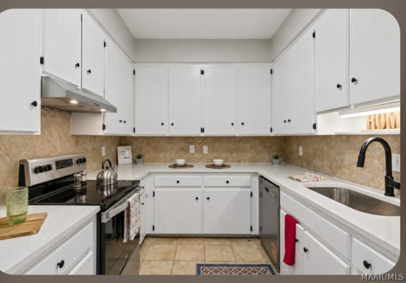 1610 Sandstone Court