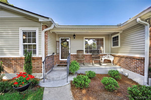 160 Reid Circle