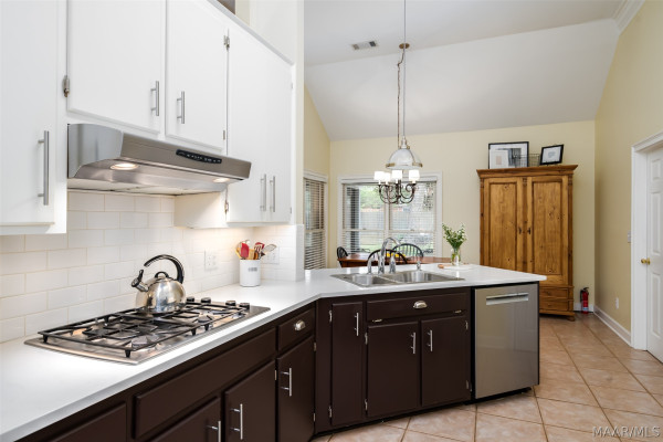 8806 Old Magnolia Way