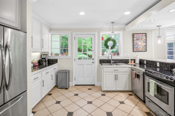 2136 Campbell Road