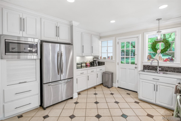 2136 Campbell Road