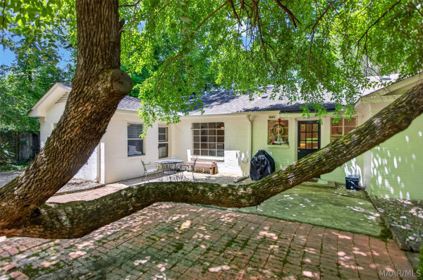 2136 Campbell Road