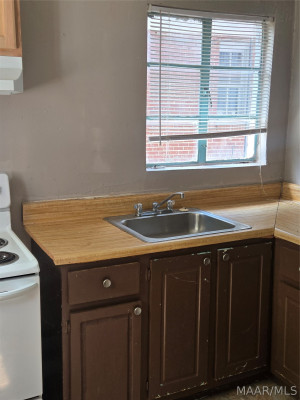 643 CLINTON Street DUPLEX
