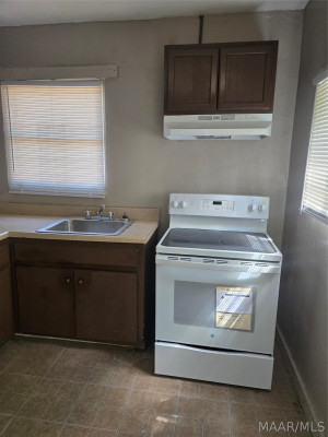 643 CLINTON Street DUPLEX
