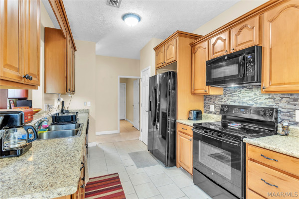 225 Twin Oaks Lane