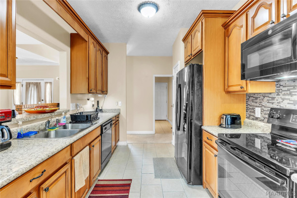 225 Twin Oaks Lane