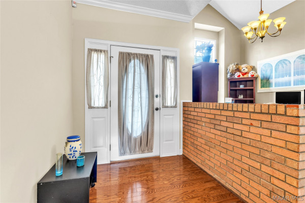 225 Twin Oaks Lane