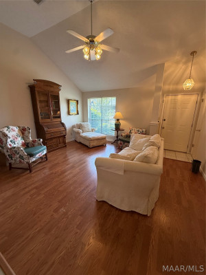6937 Lakeview Drive