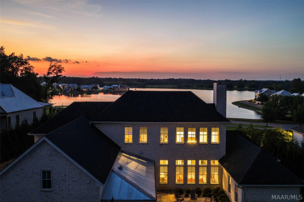 28 Waters Lane