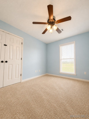 631 INGLESIDE Way