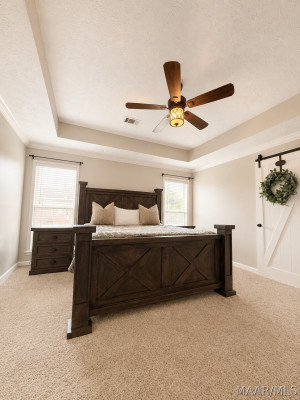 631 INGLESIDE Way