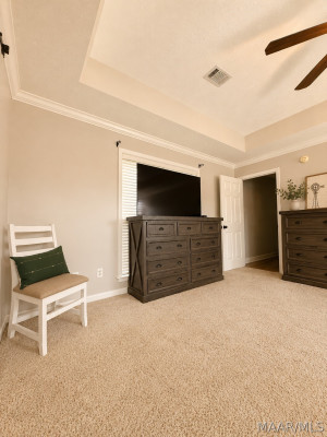 631 INGLESIDE Way