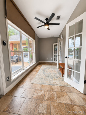 631 INGLESIDE Way