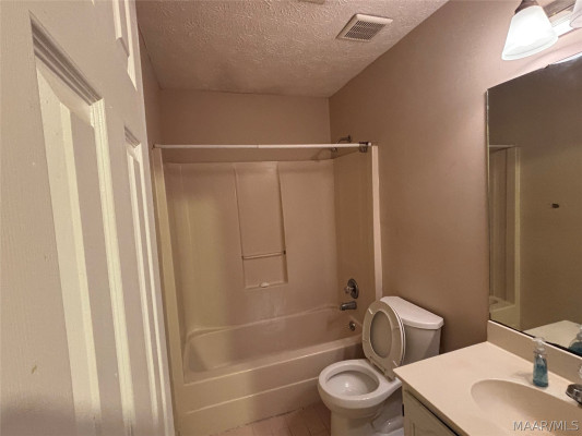 2700 FAIR OAKS Drive