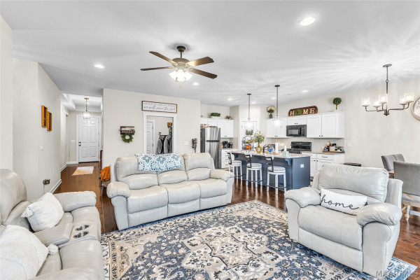 604 Barberry Court