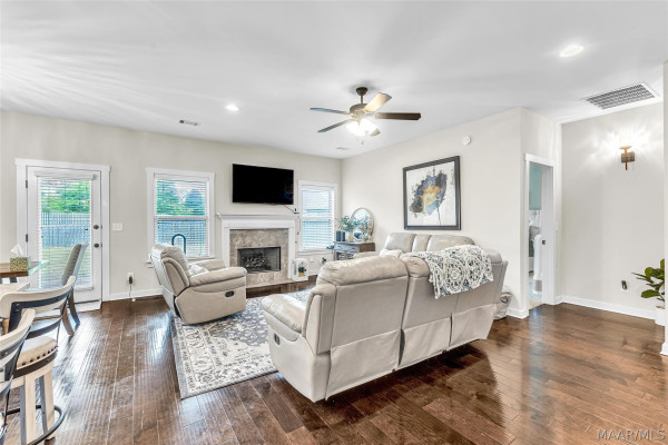 604 Barberry Court