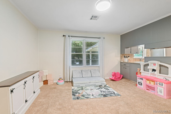227 CAROLINE Drive