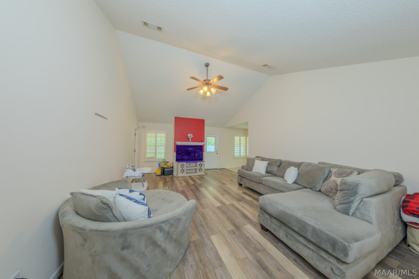 353 COTTON LAKES Boulevard