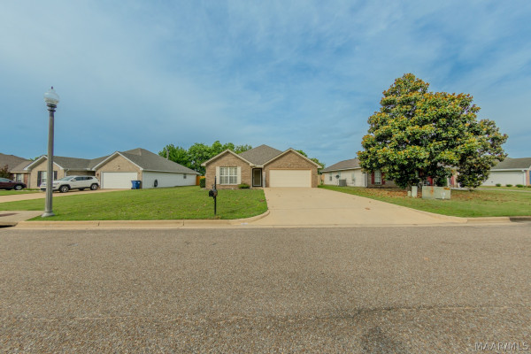 353 COTTON LAKES Boulevard