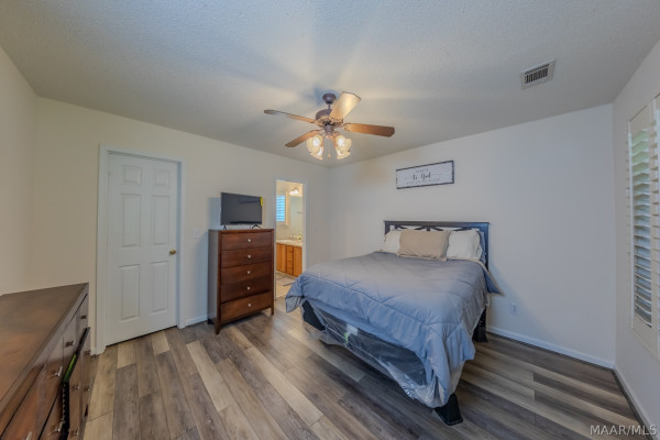 353 COTTON LAKES Boulevard