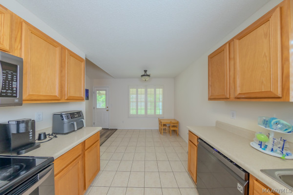 353 COTTON LAKES Boulevard