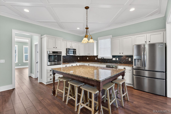 64 DOUBLE OAK Avenue