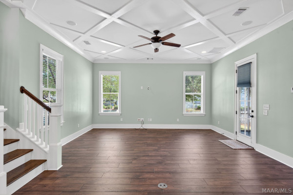 64 DOUBLE OAK Avenue