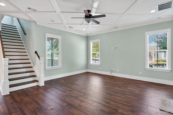 64 DOUBLE OAK Avenue