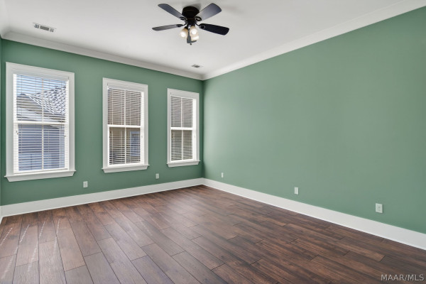 64 DOUBLE OAK Avenue