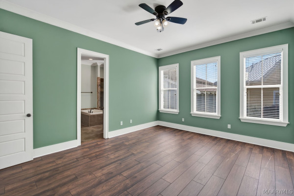64 DOUBLE OAK Avenue