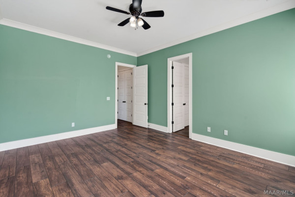 64 DOUBLE OAK Avenue