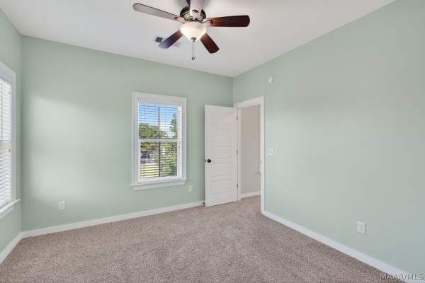 64 DOUBLE OAK Avenue
