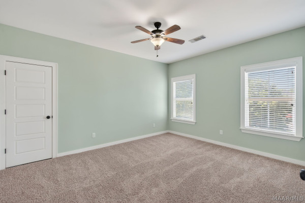 64 DOUBLE OAK Avenue