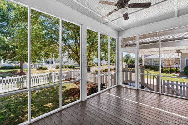 64 DOUBLE OAK Avenue