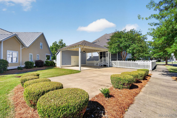 64 DOUBLE OAK Avenue