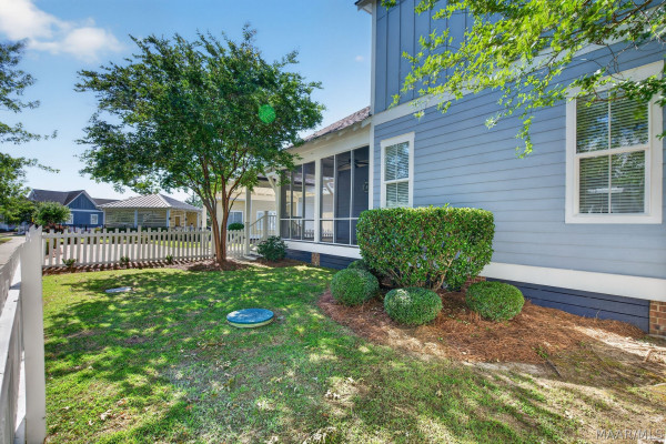 64 DOUBLE OAK Avenue
