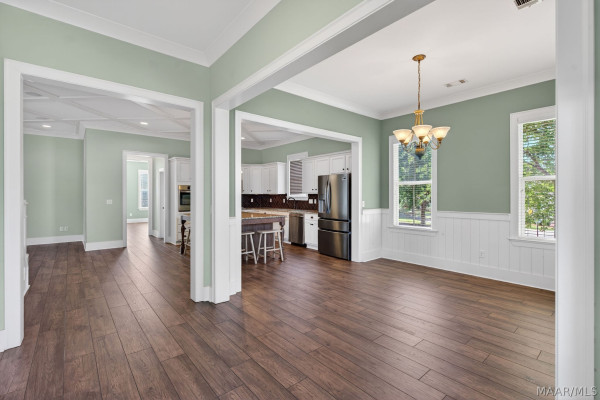 64 DOUBLE OAK Avenue